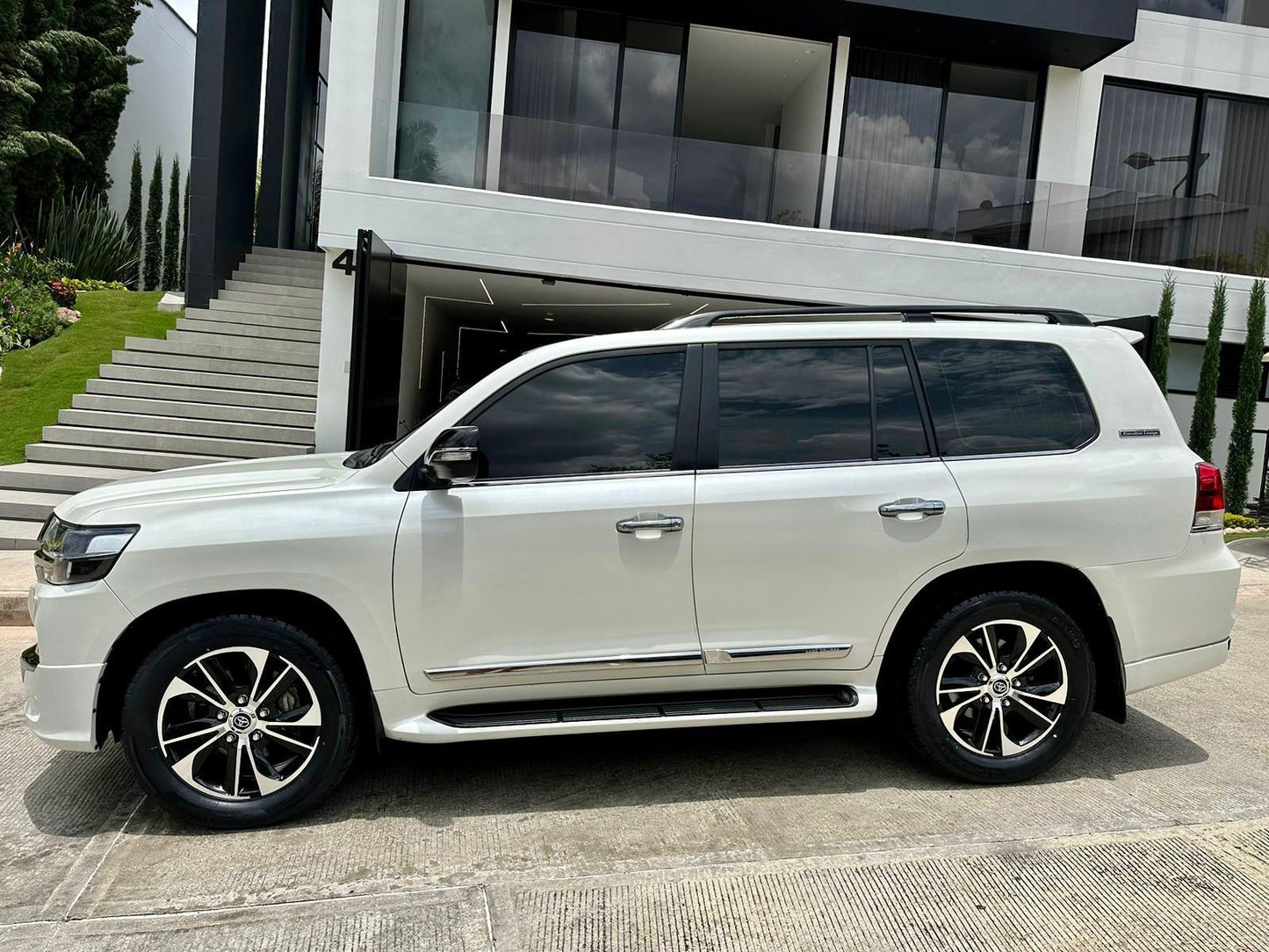 TOYOTA SAHARA LC200 EUROPEA EXECUTIVE LOUNGE B2+ 2020