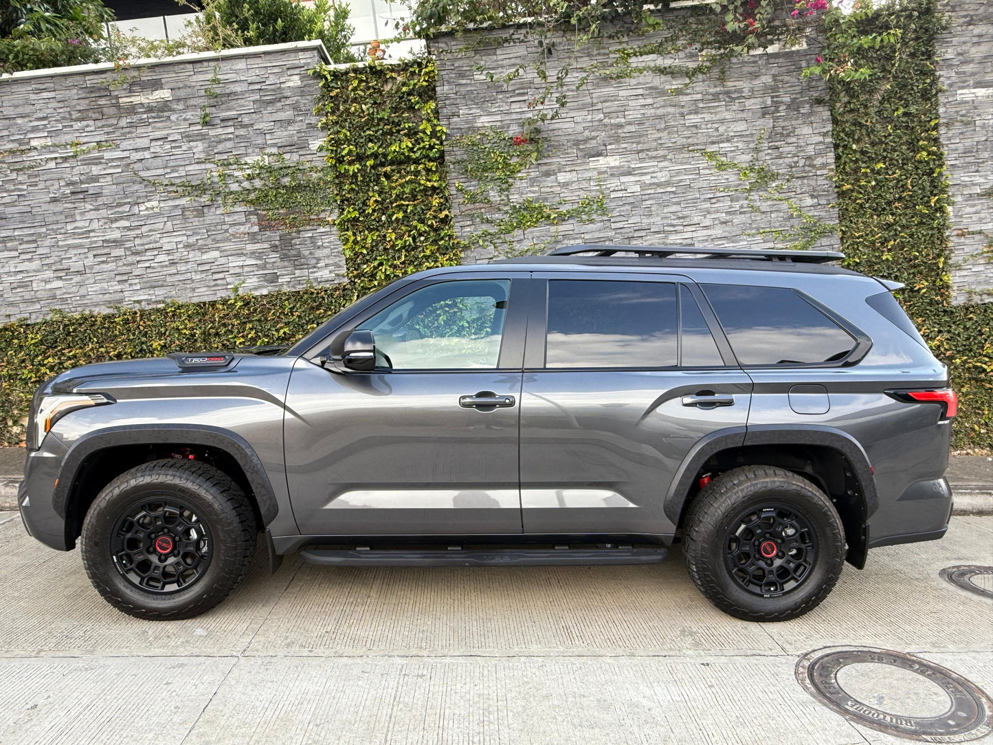 Toyota sequoia TRD PRO HIBRIDA 2026