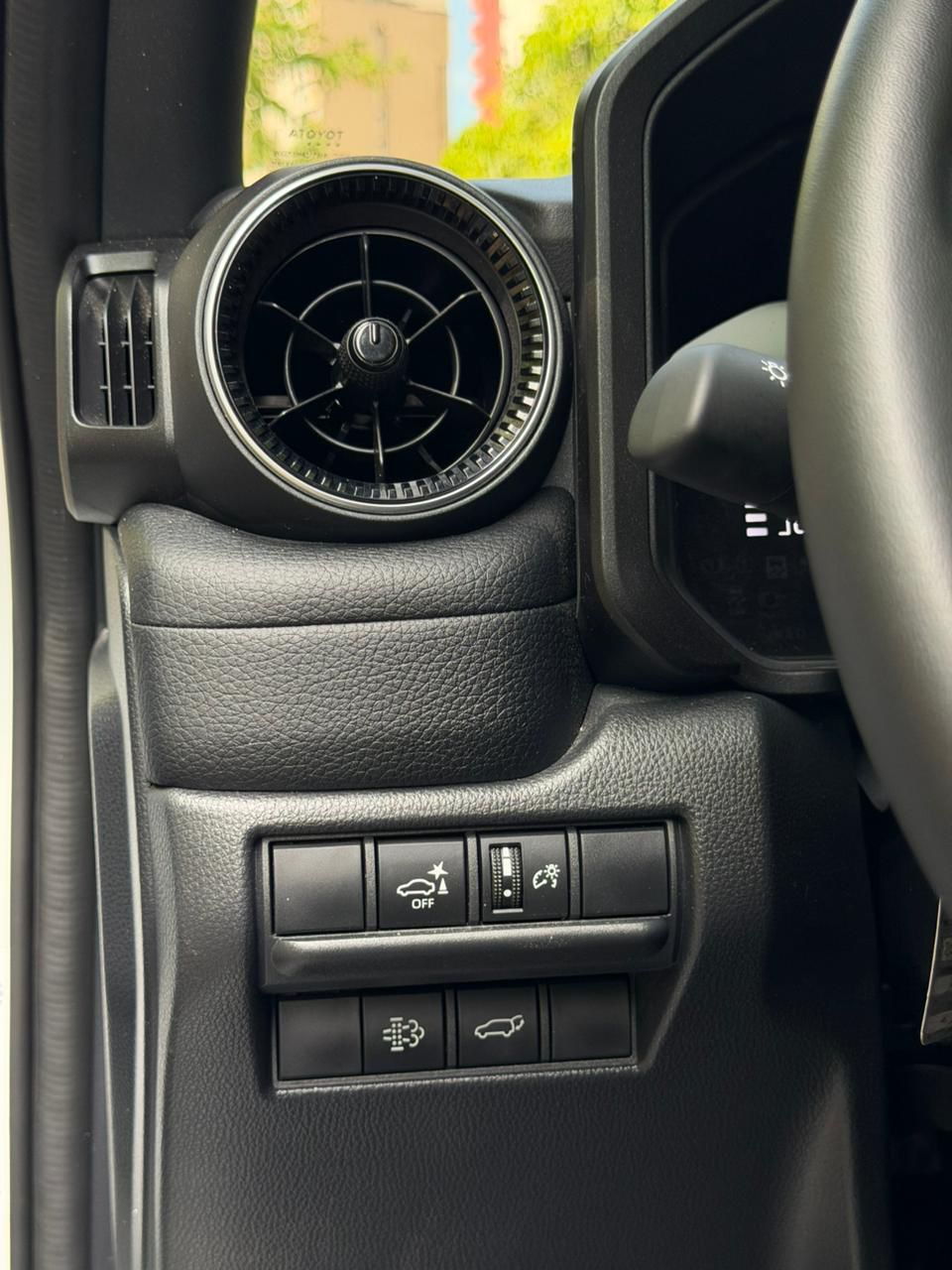 TOYOTA PRADO TXL | 2025 | 2.8 DIESEL | 4x4 |