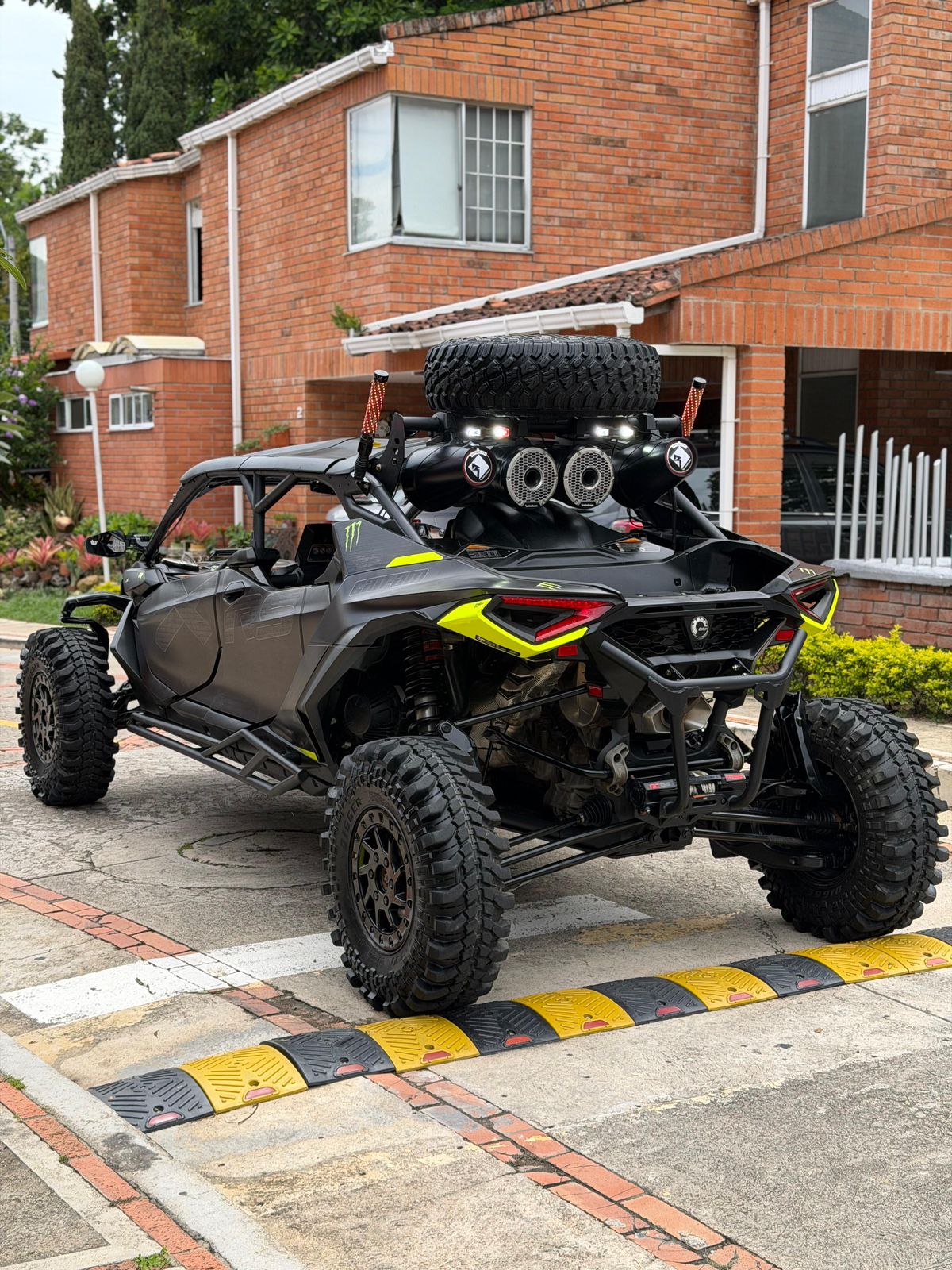 Can Am Maverick R MAX XRS Smartshocks 2025