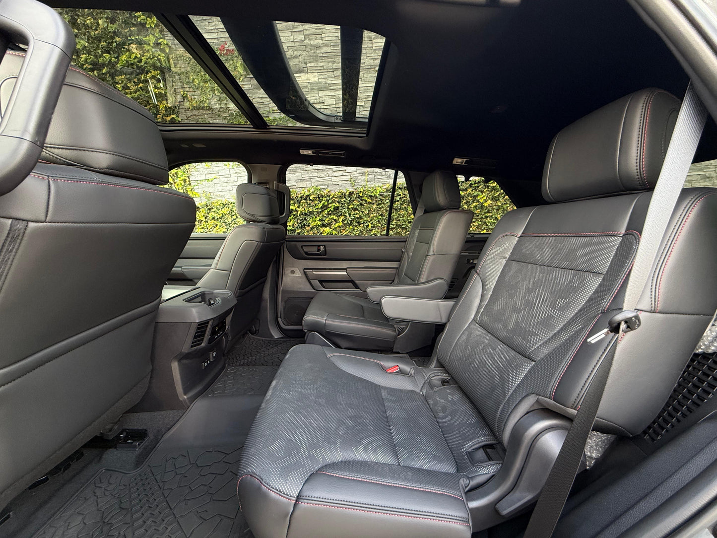 Toyota sequoia TRD PRO HIBRIDA 2026