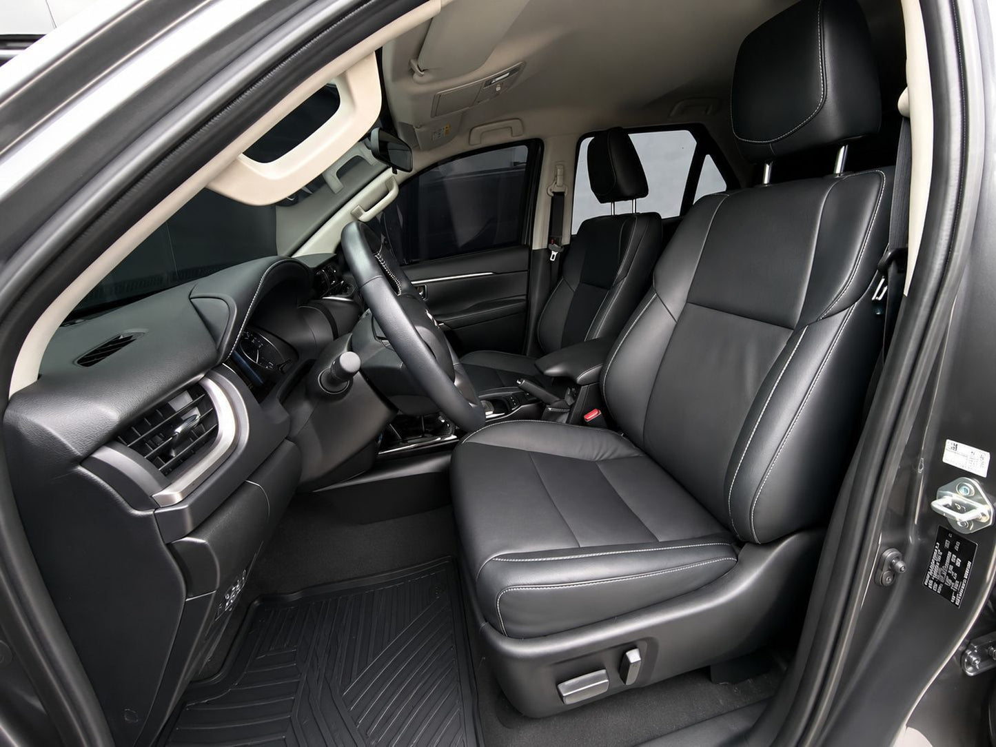 TOYOTA FORTUNER 2.8 DIESEL SR 2026