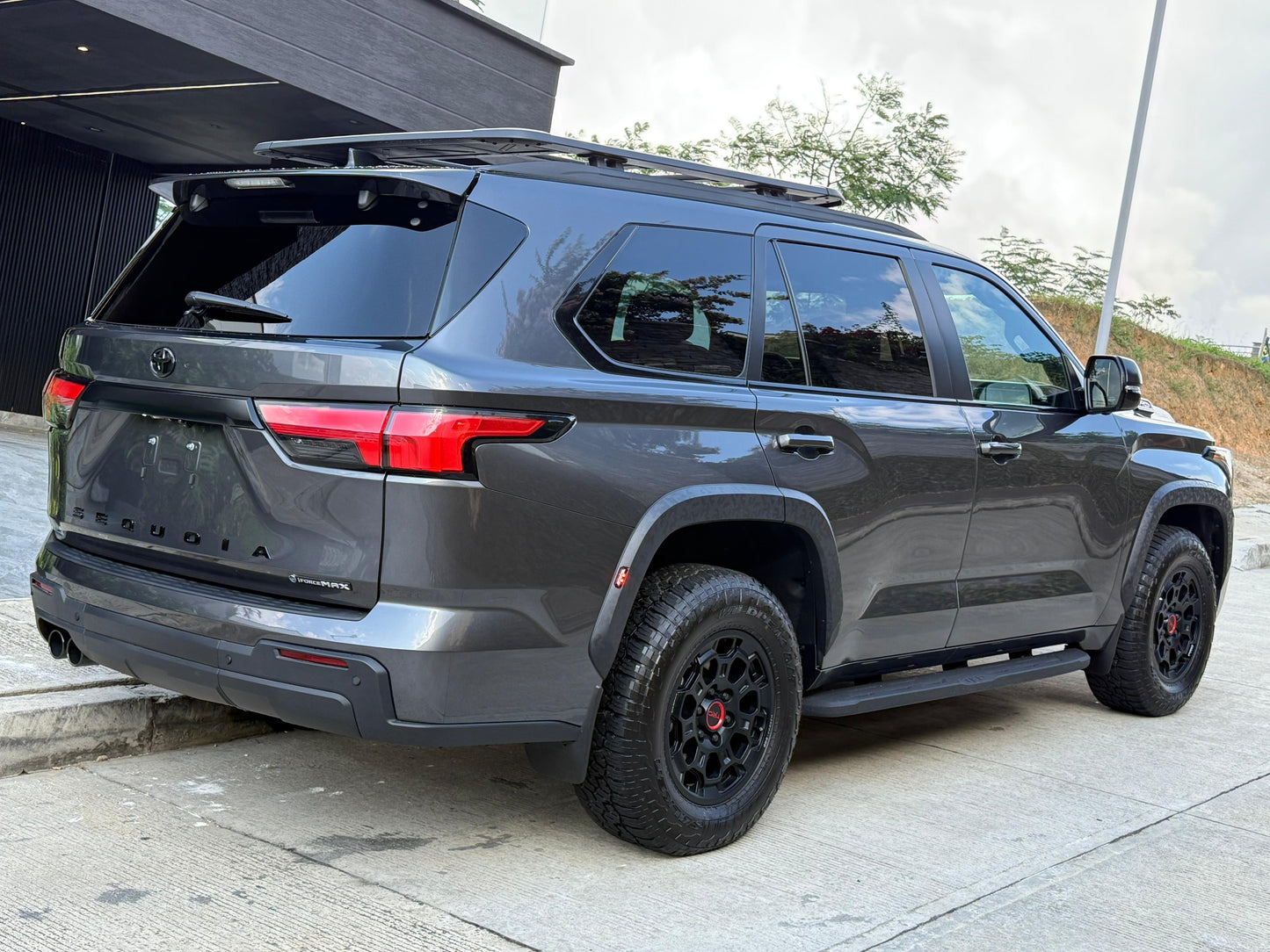 Toyota sequoia TRD PRO HIBRIDA 2026