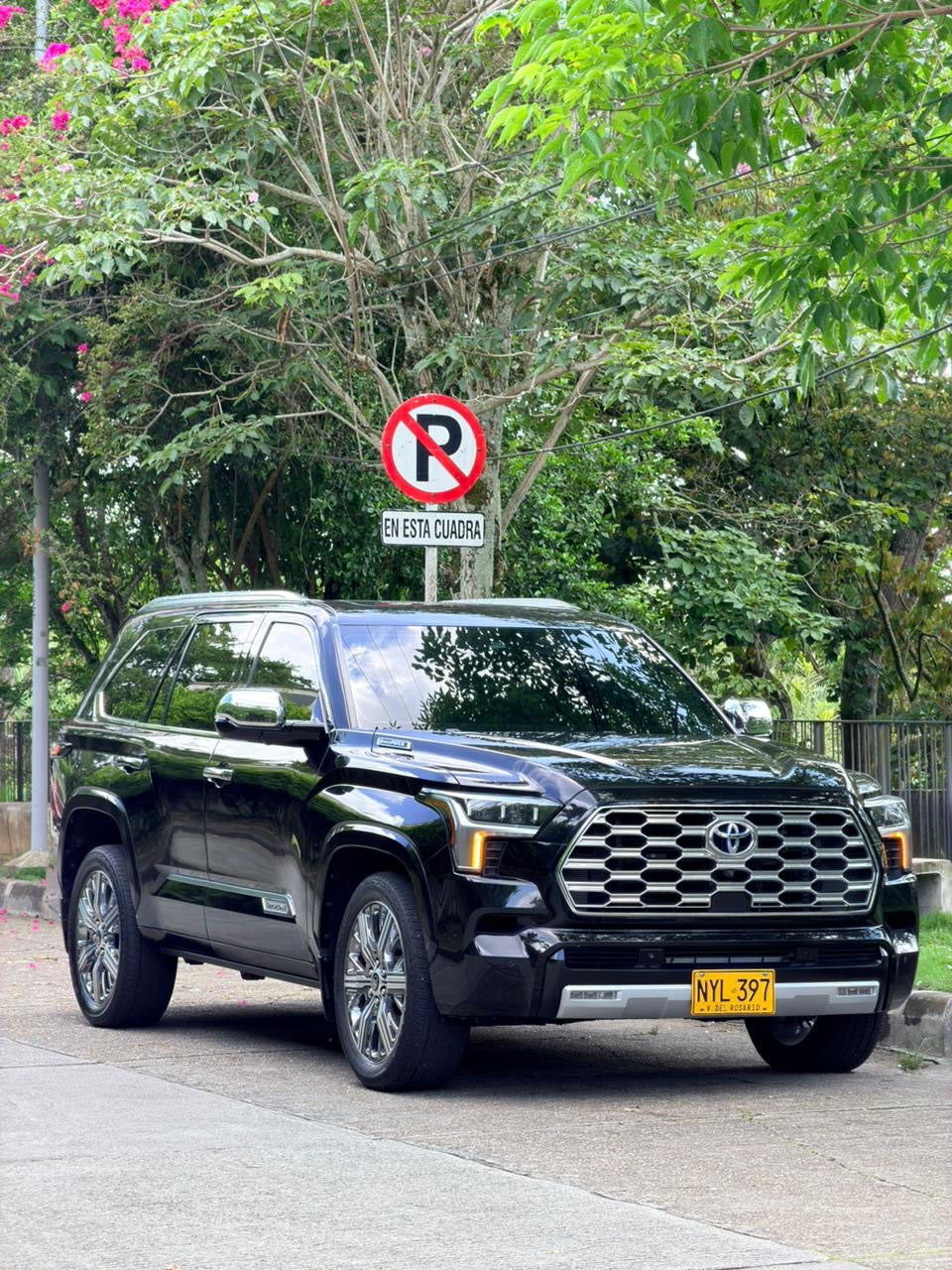 Toyota Sequoia Capstone Híbrida 2024