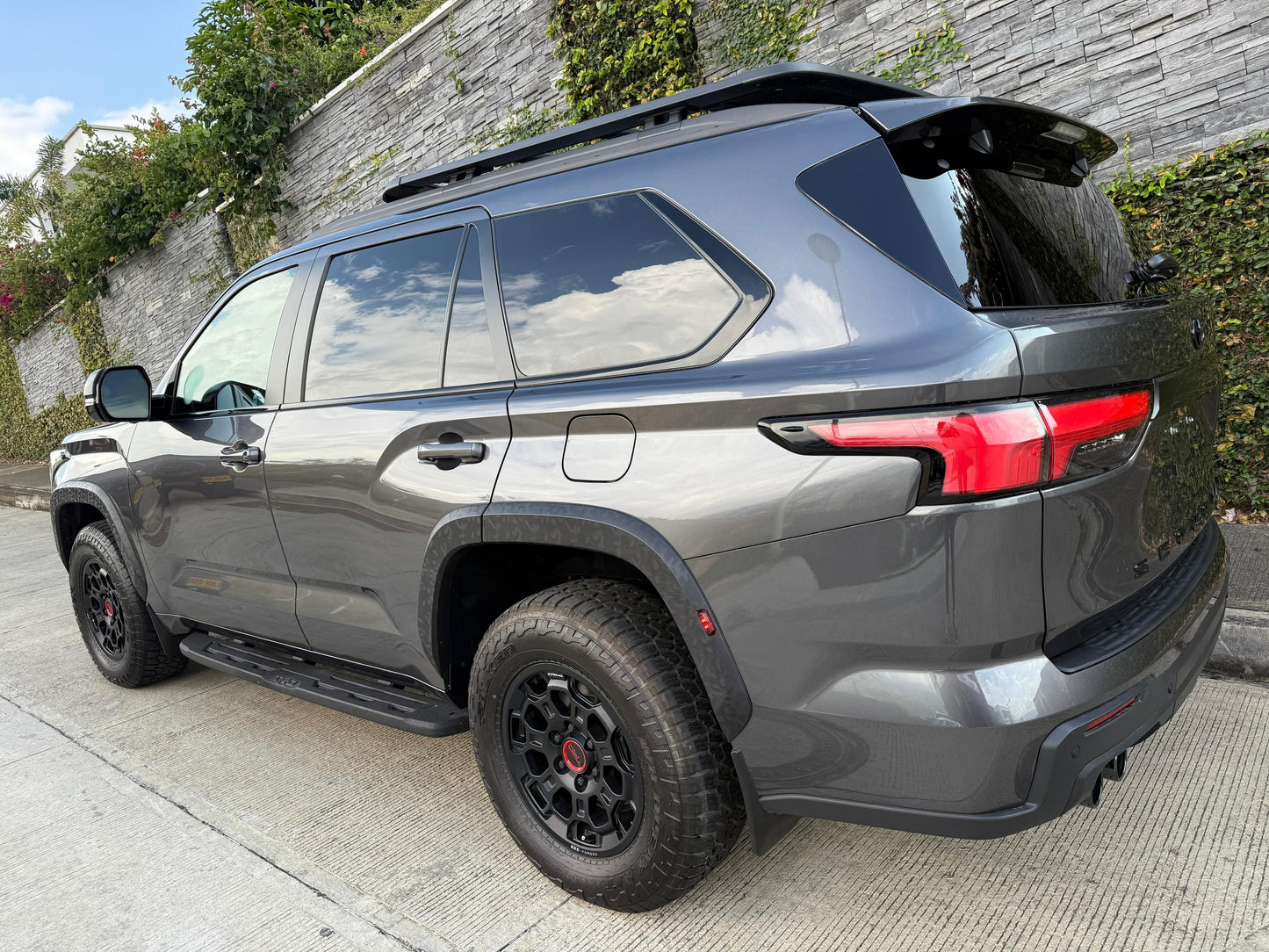 Toyota sequoia TRD PRO HIBRIDA 2026