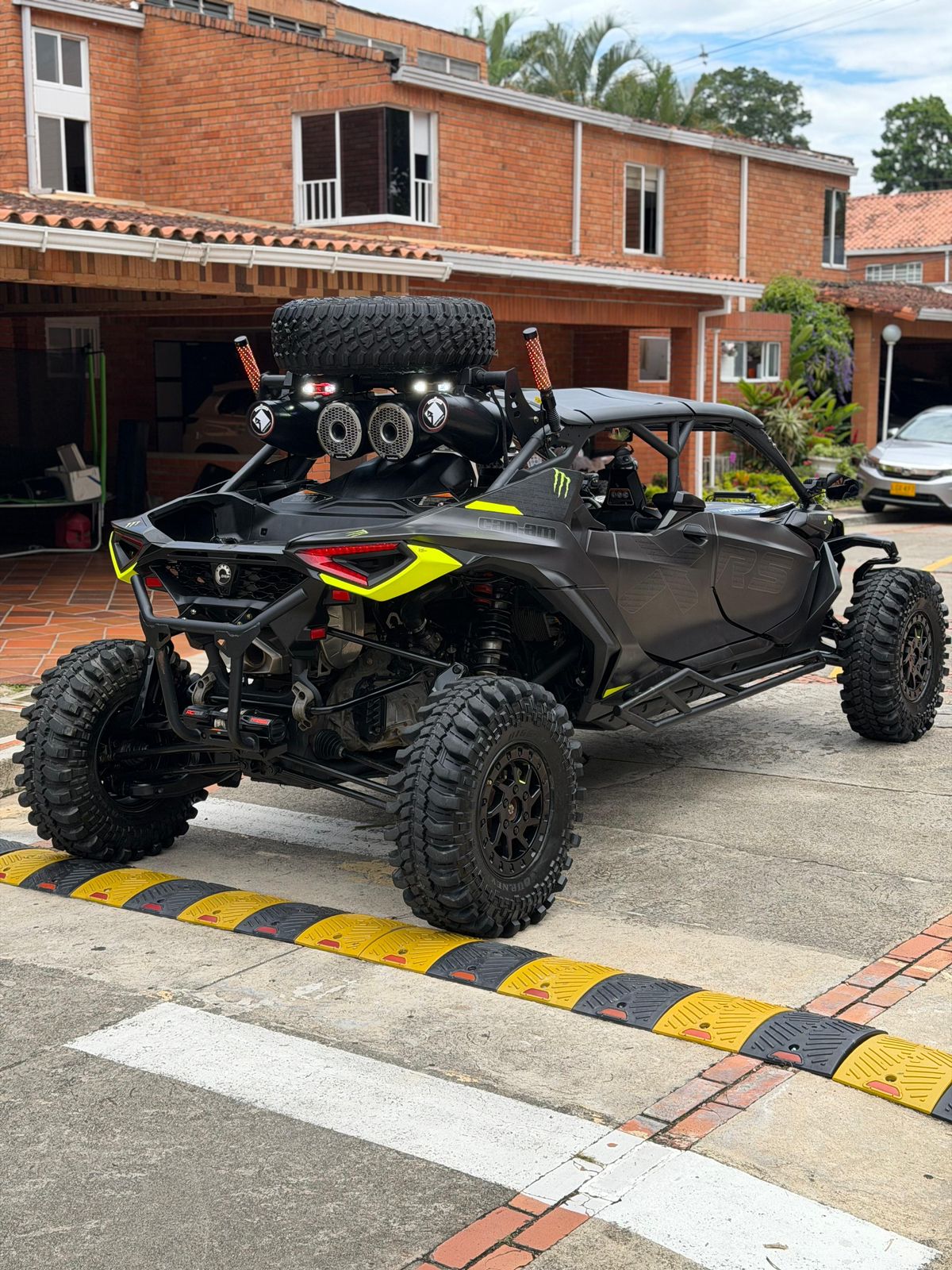 Can Am Maverick R MAX XRS Smartshocks 2025