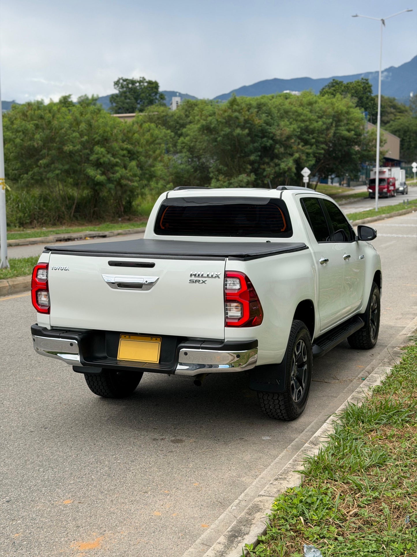 Toyota Hilux SRX 2022 2.8L Diesel