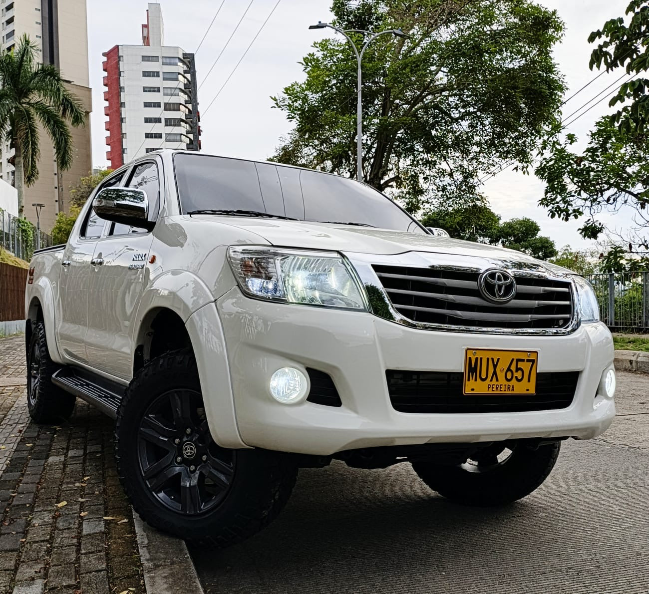 Toyota Hilux 4x4 Diesel B2+
