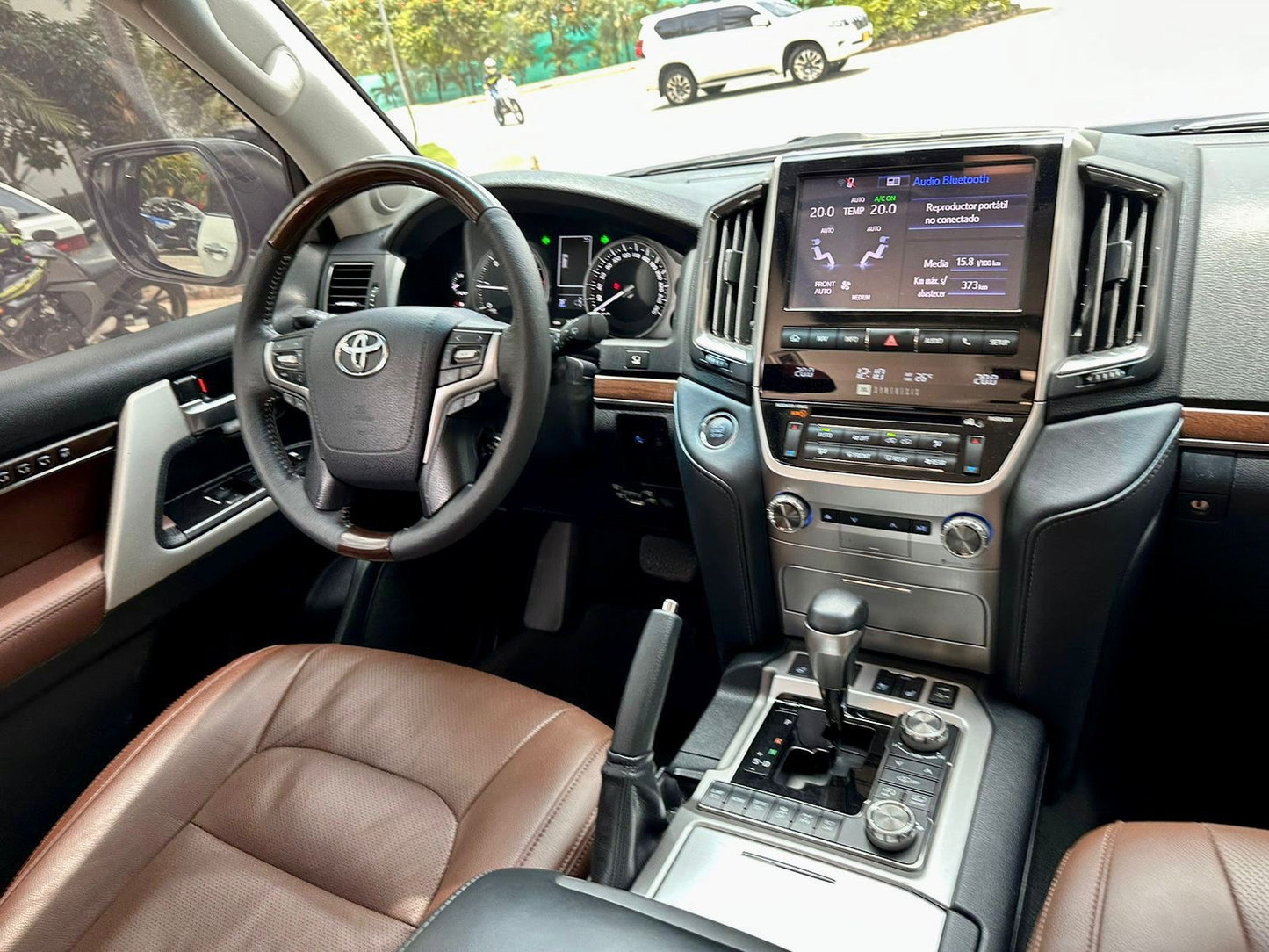 TOYOTA SAHARA LC200 EUROPEA EXECUTIVE LOUNGE B2+ 2020