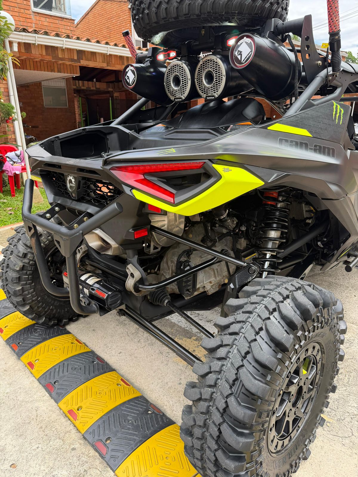 Can Am Maverick R MAX XRS Smartshocks 2025