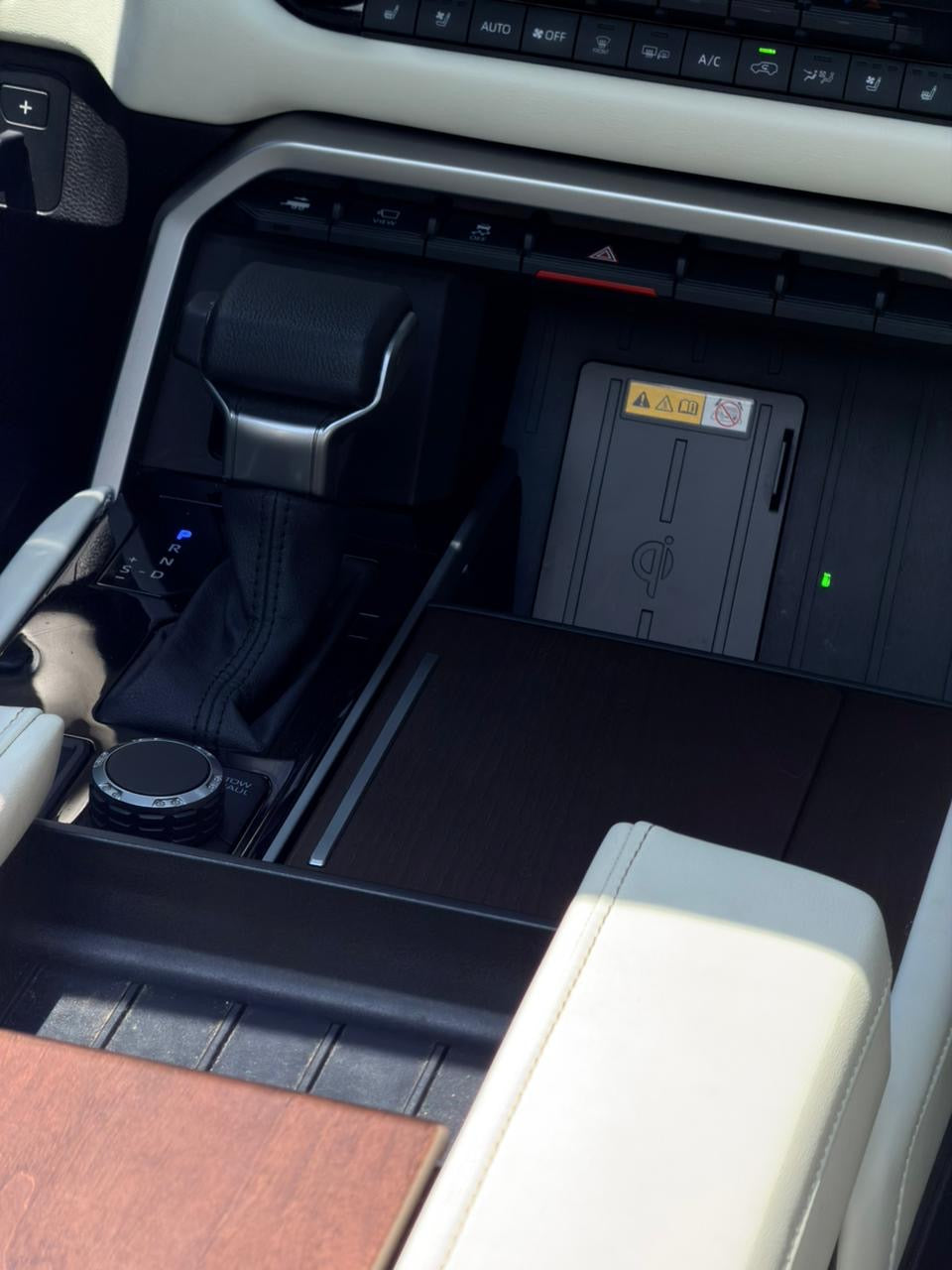 Toyota Sequoia Capstone Híbrida 2024