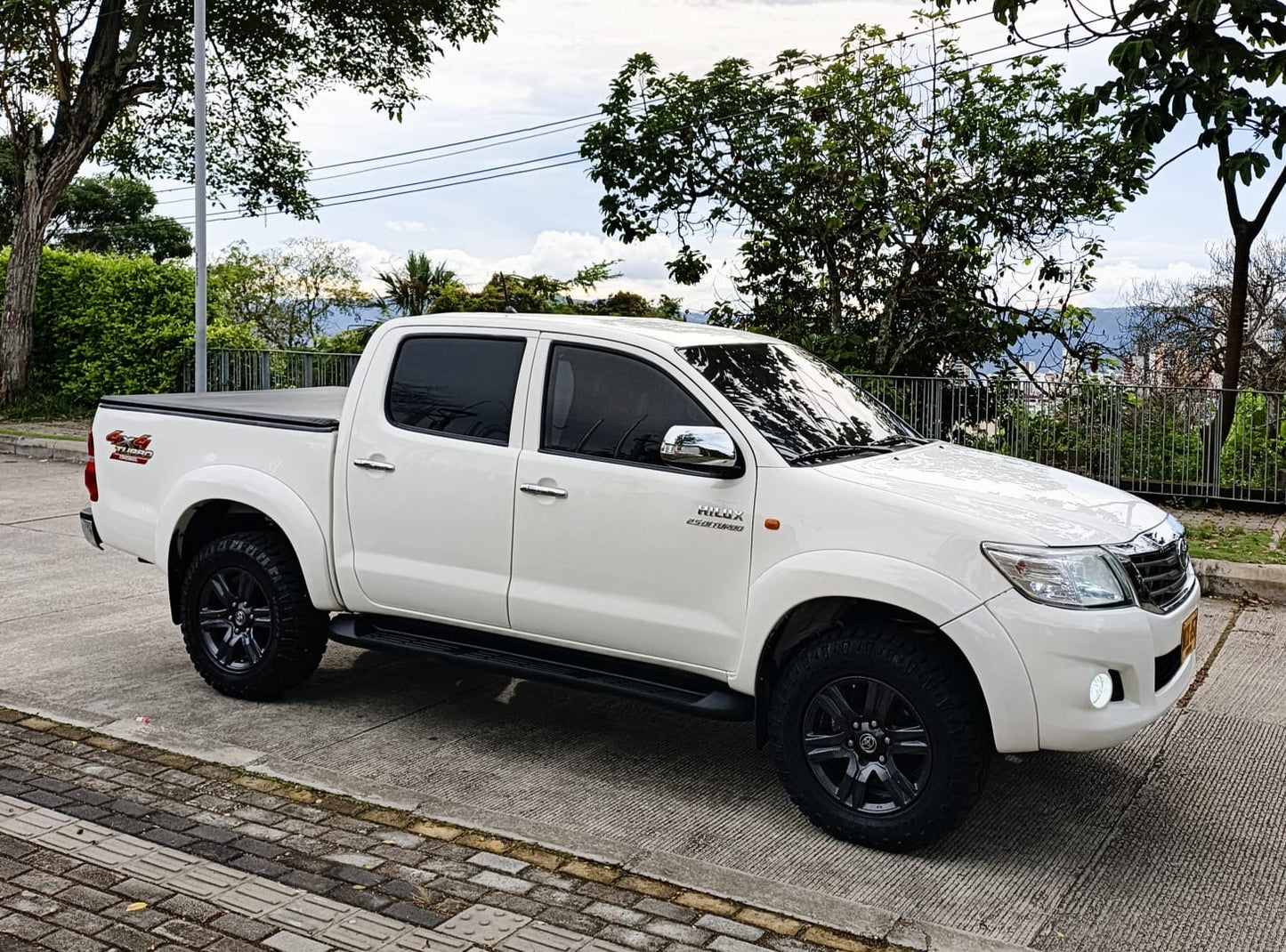 Toyota Hilux 4x4 Diesel B2+
