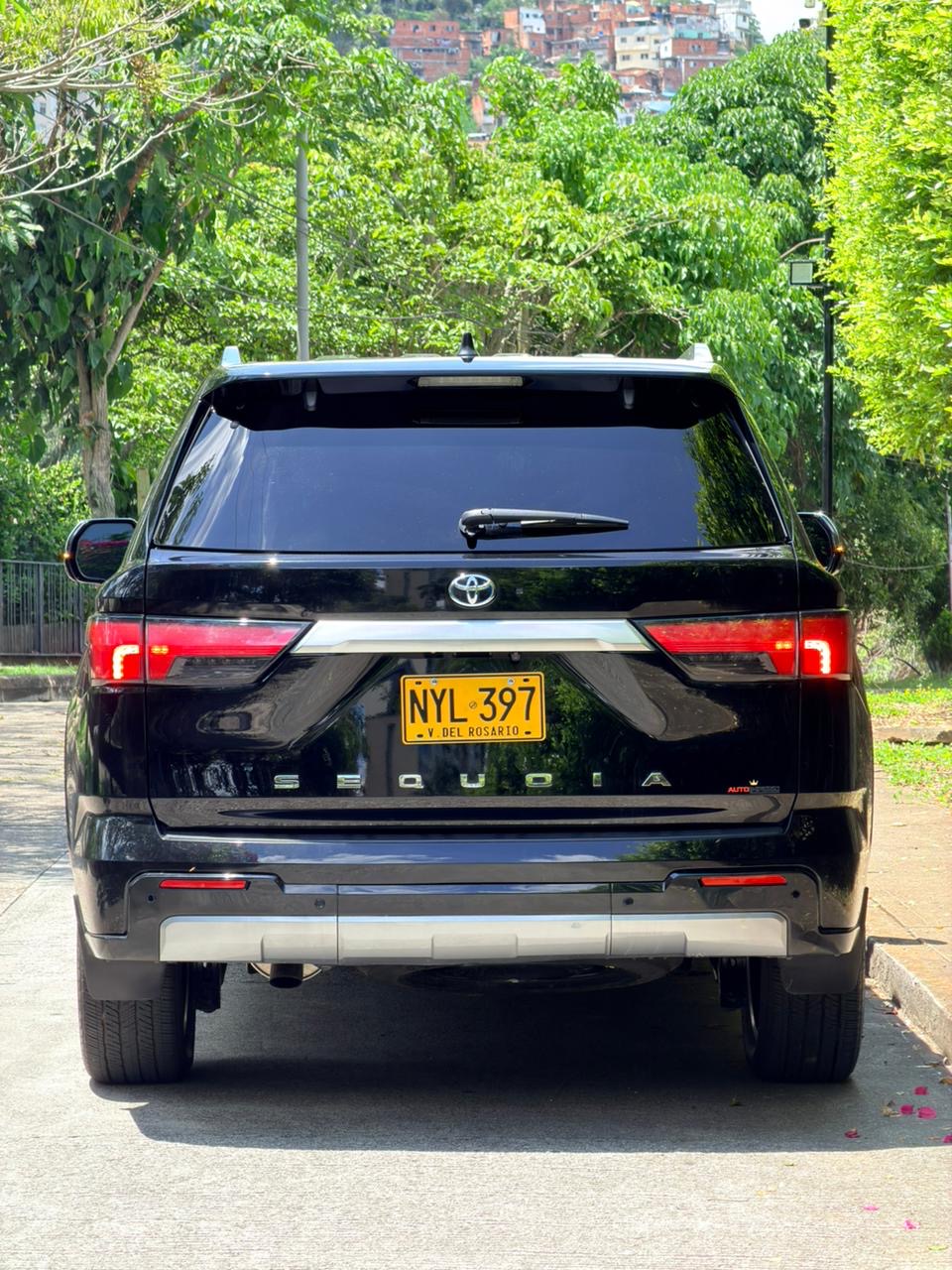 Toyota Sequoia Capstone Híbrida 2024
