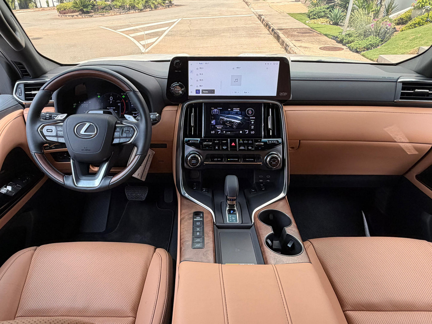 Lexus LX 700h Luxury 2025 Híbrida