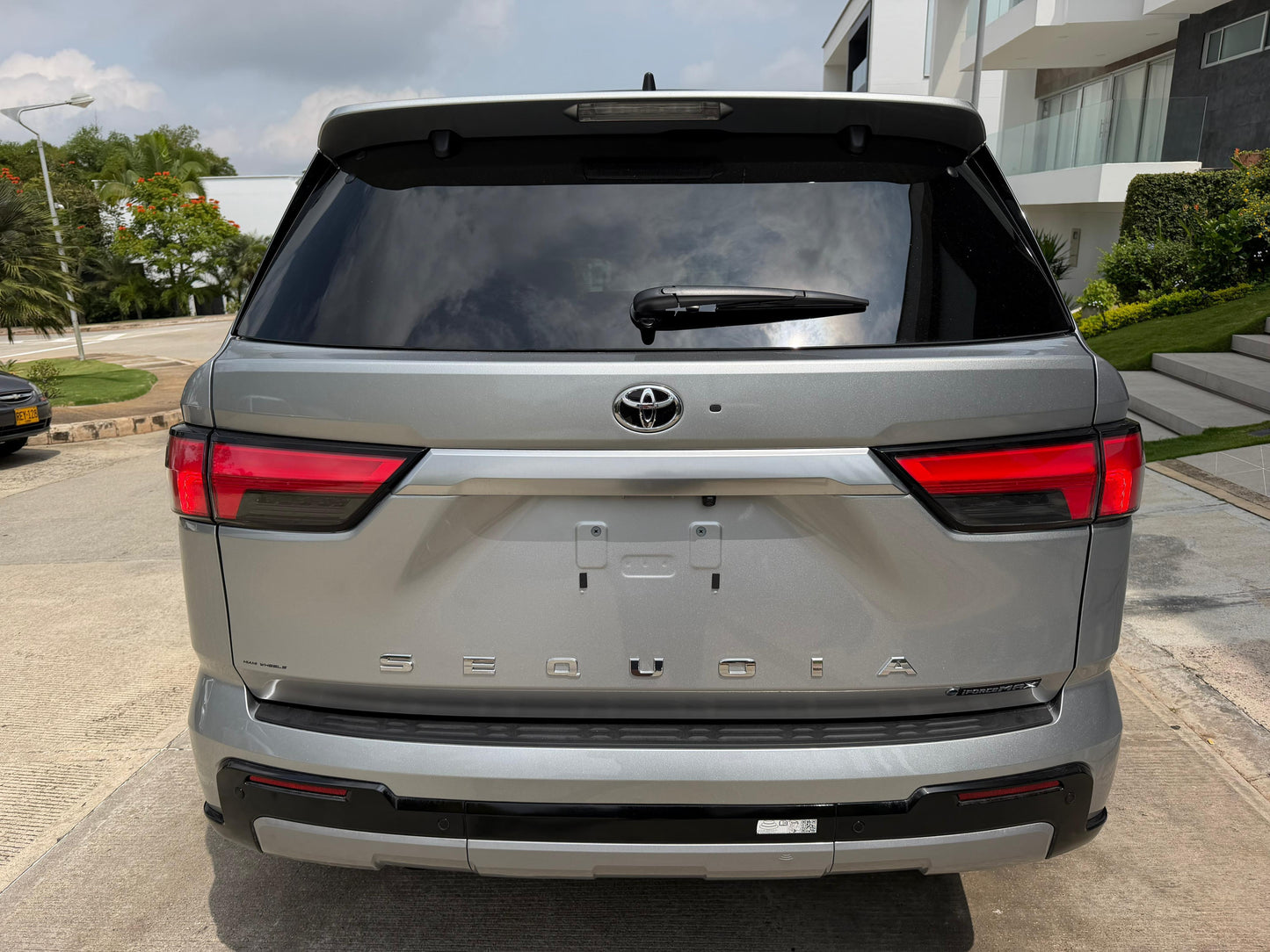 Toyota Sequoia Capstone Híbrida 2026