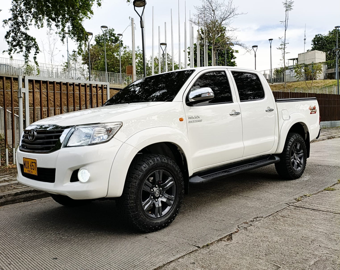 Toyota Hilux 4x4 Diesel B2+