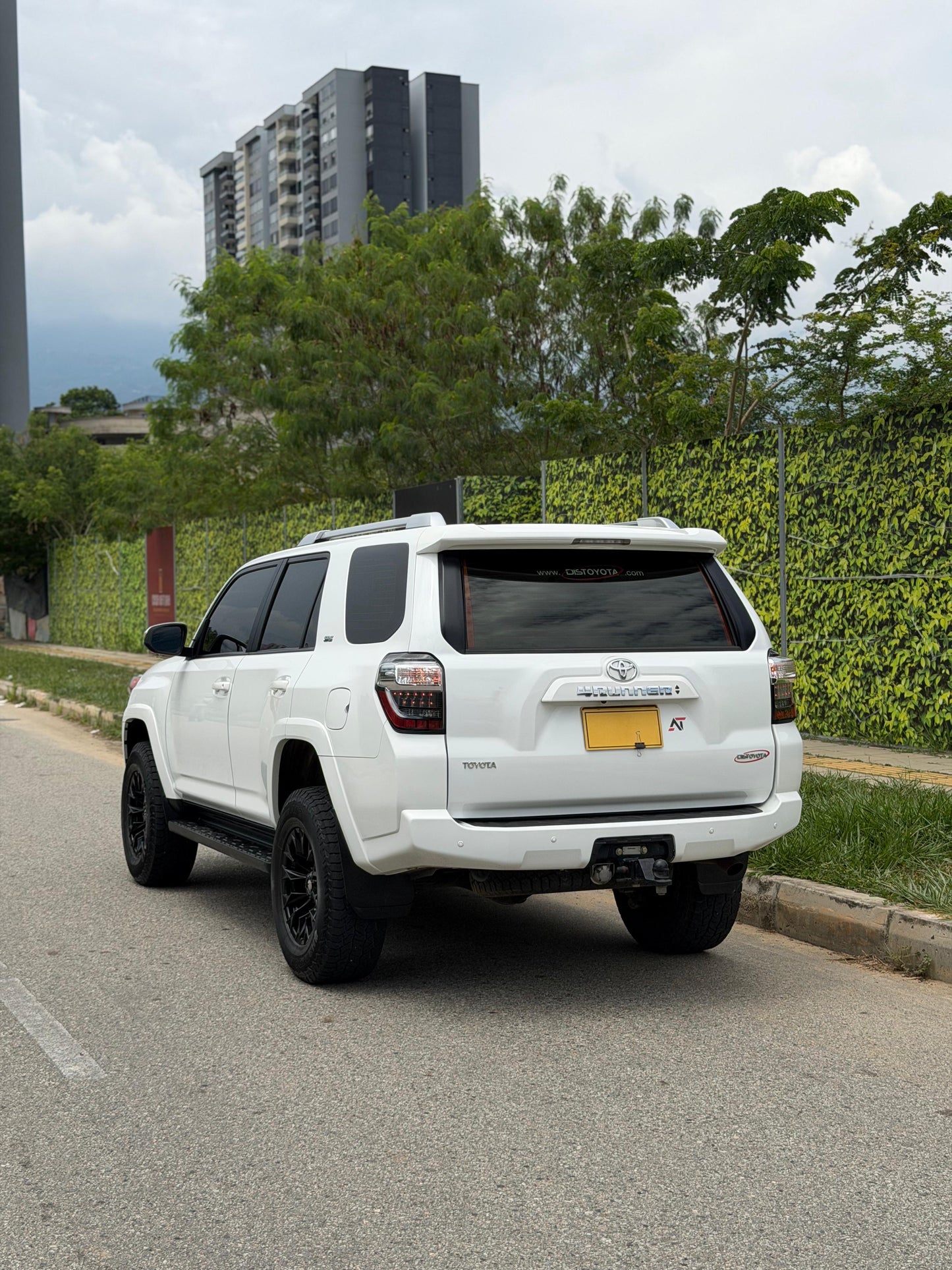 TOYOTA 4RUNNER SR5 | 2024 | 4.0 | 4x4 |