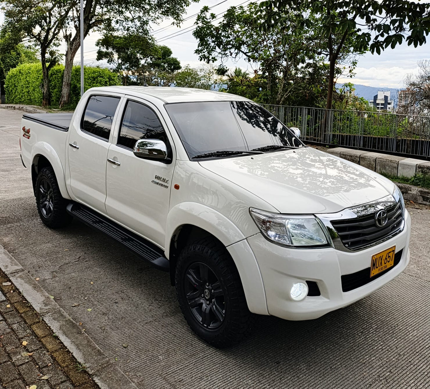 Toyota Hilux 4x4 Diesel B2+