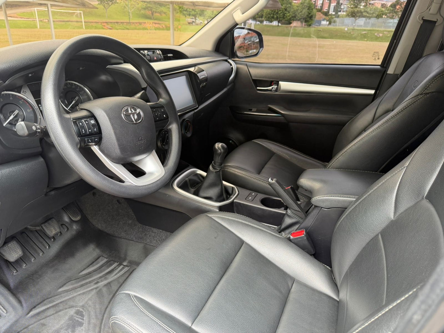 Toyota Hilux SR 2022 Diésel