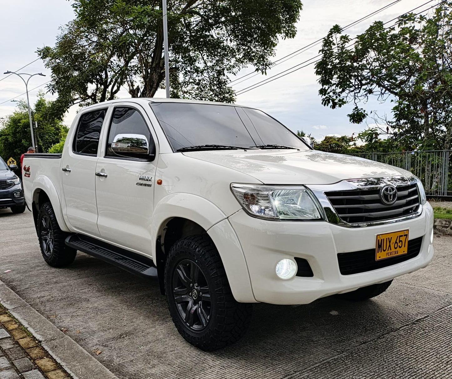 Toyota Hilux 4x4 Diesel B2+