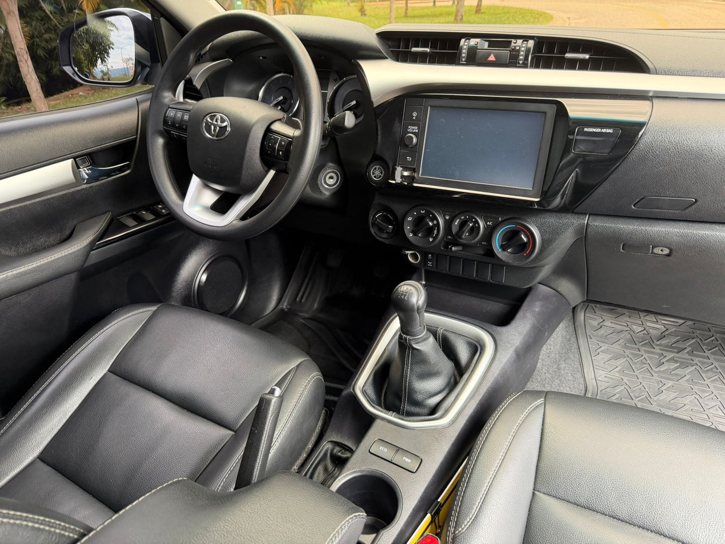 Toyota Hilux SR 2022 Diésel
