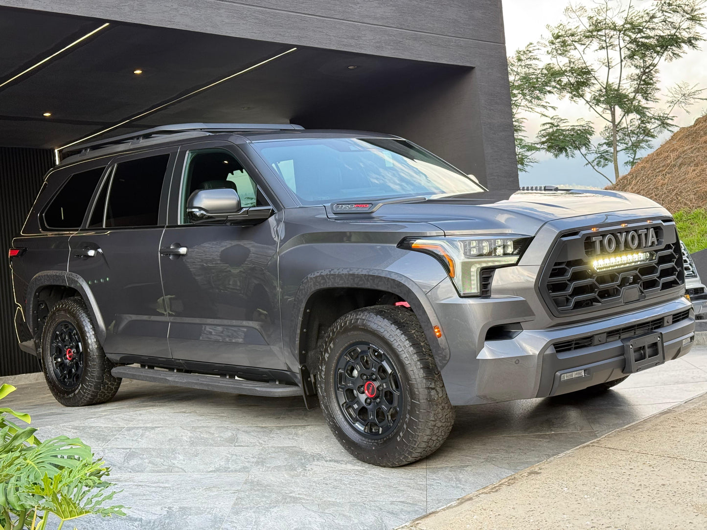 Toyota sequoia TRD PRO HIBRIDA 2026