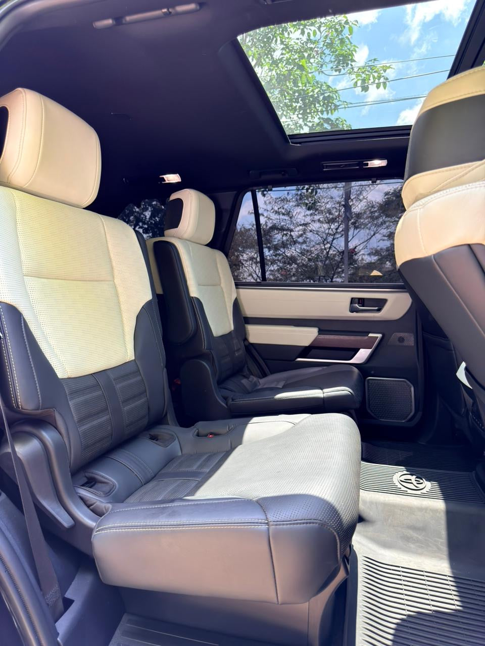 Toyota Sequoia Capstone Híbrida 2024